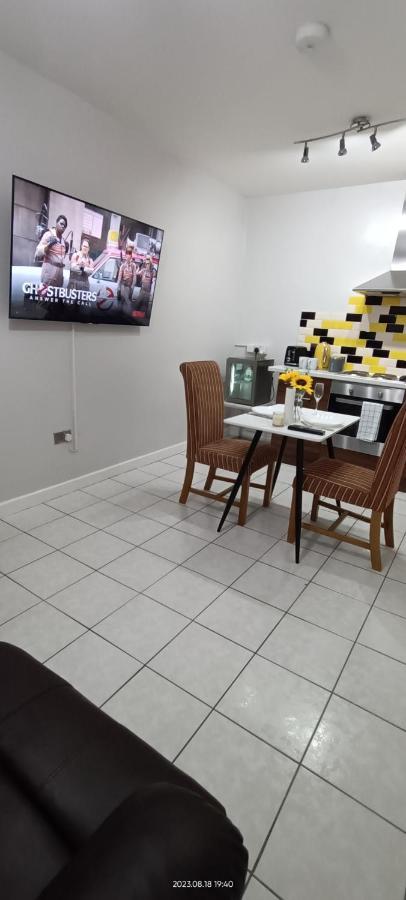 Lister Park Bradford Stylish 1Bed Coach House - Quiet & Tranquil Cottage & Parking Exterior foto